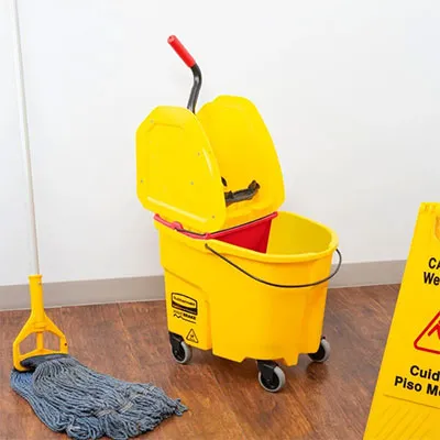 Xe ép nước 33 lít Rubbermaid® WaveBrake® FG757788 (2)