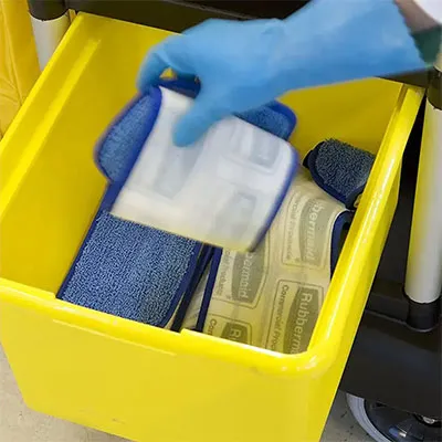 Xô đựng dụng cụ Rubbermaid FG9T8400YEL (kèm xe làm vệ sinh PA) (5)